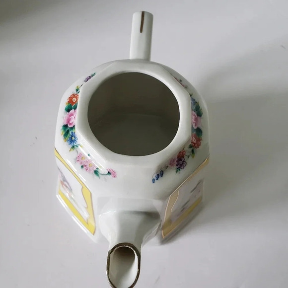 Vintage Porcelain Teapot Yellow/White in Canton Rose Pattern. - Picture 8 of 12